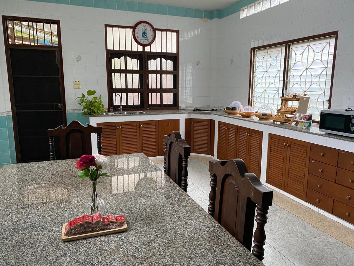 Niece Hostel Phuket - Sha Extra Plus Экстерьер фото