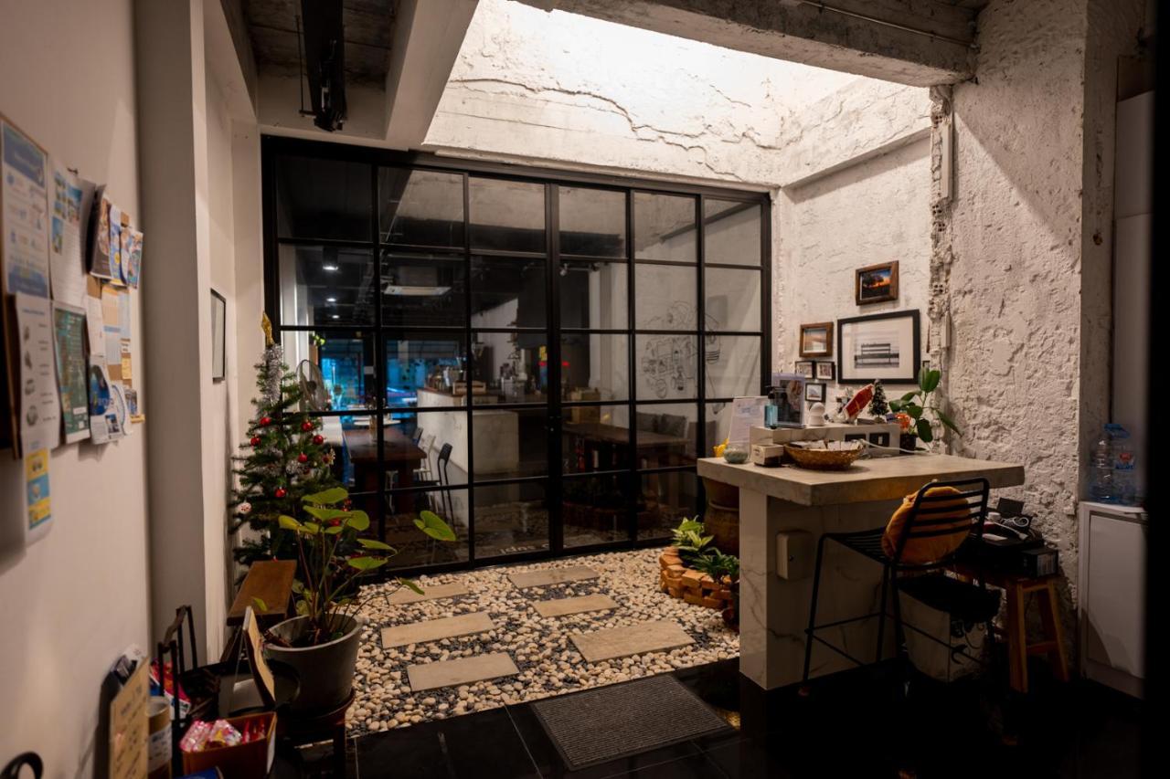 Niece Hostel Phuket - Sha Extra Plus Экстерьер фото