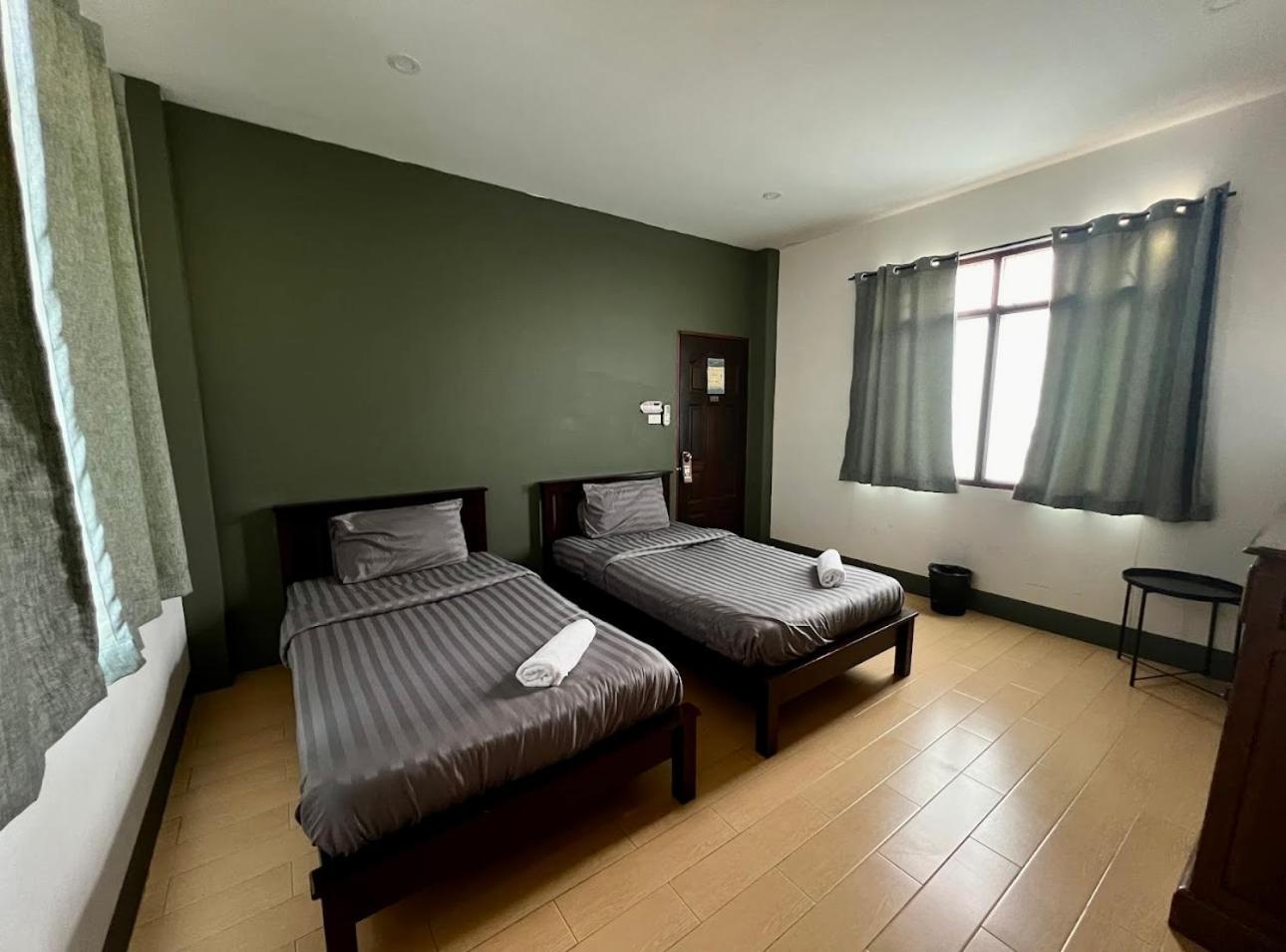 Niece Hostel Phuket - Sha Extra Plus Экстерьер фото