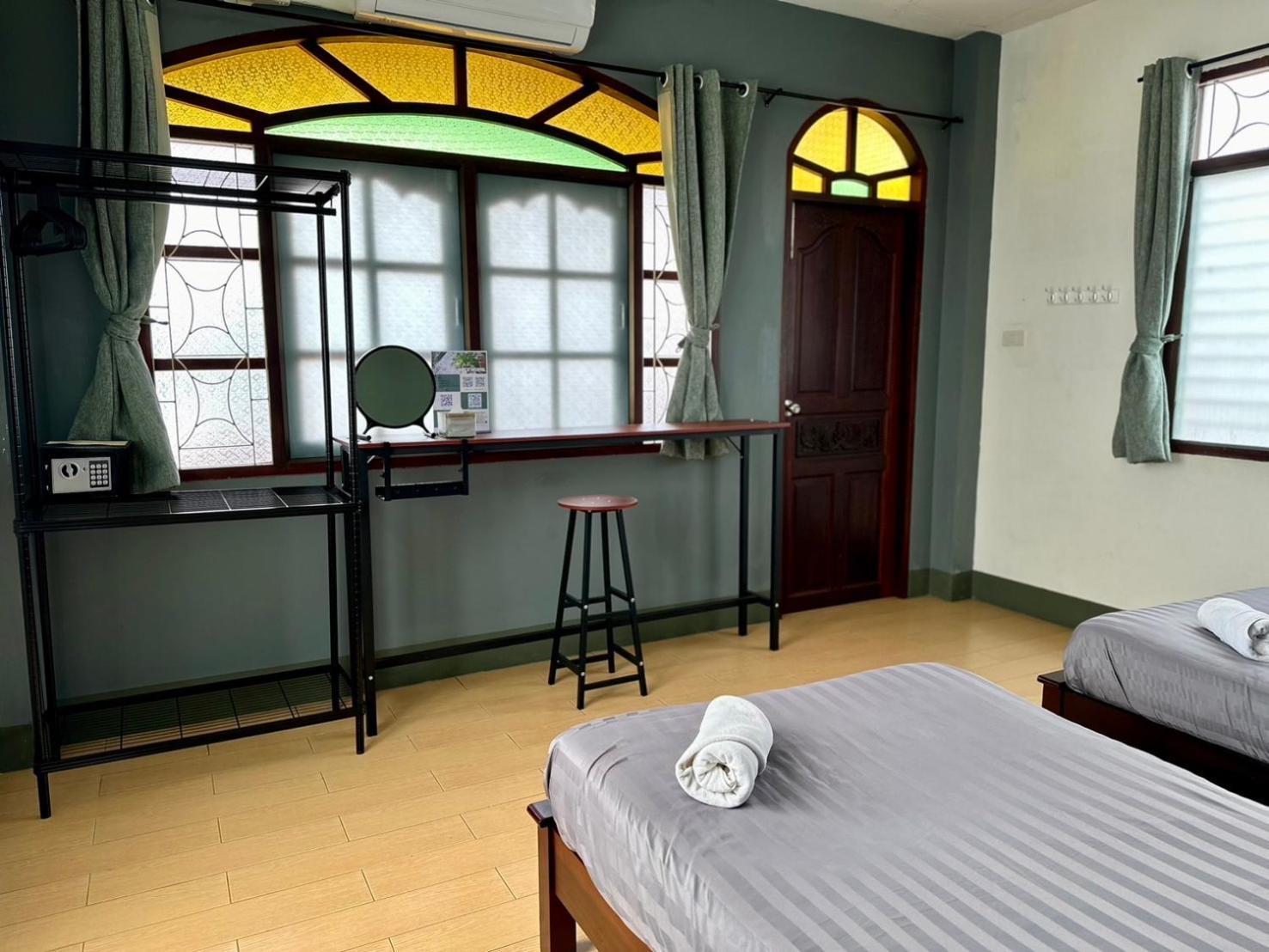 Niece Hostel Phuket - Sha Extra Plus Экстерьер фото