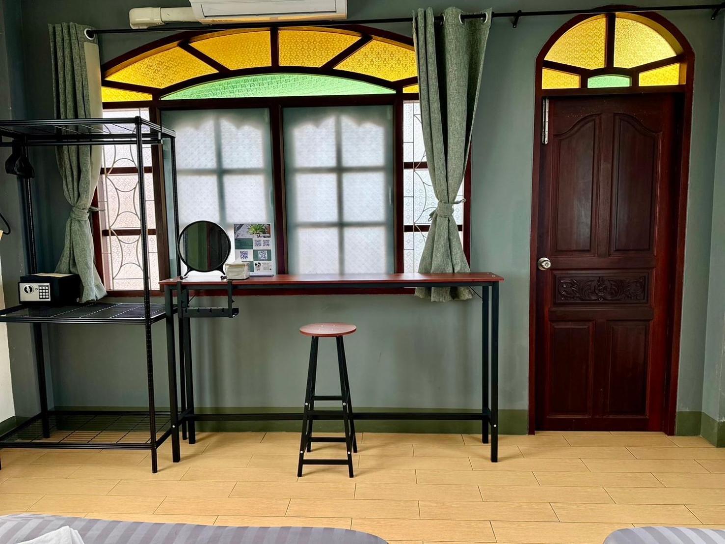 Niece Hostel Phuket - Sha Extra Plus Экстерьер фото