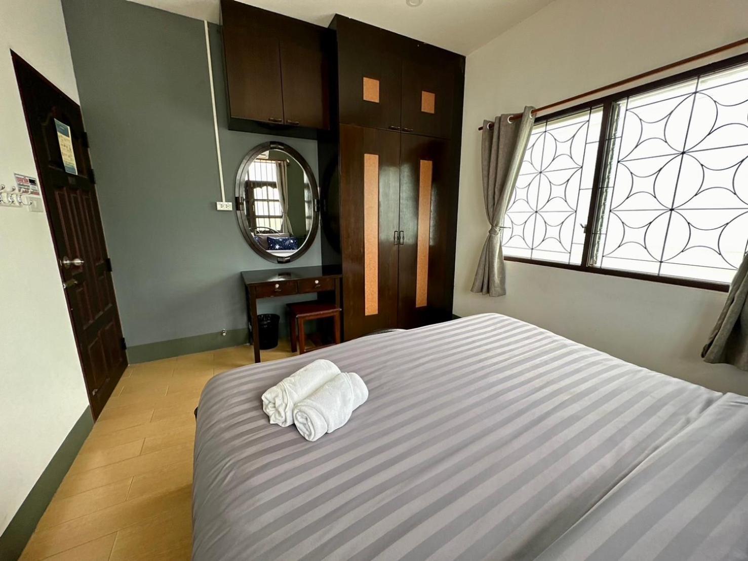 Niece Hostel Phuket - Sha Extra Plus Экстерьер фото